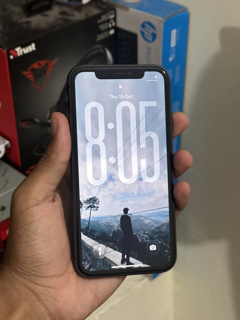 IPHONE 11 SIM TIME 1