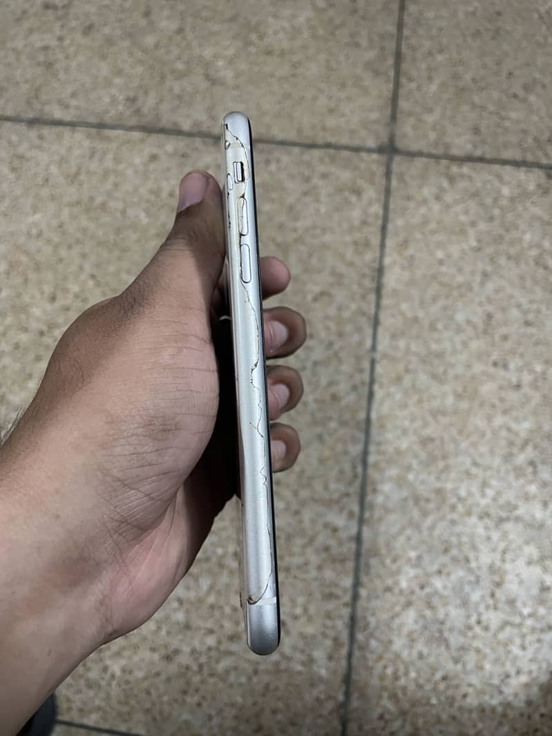 Apple iPhone XR 4