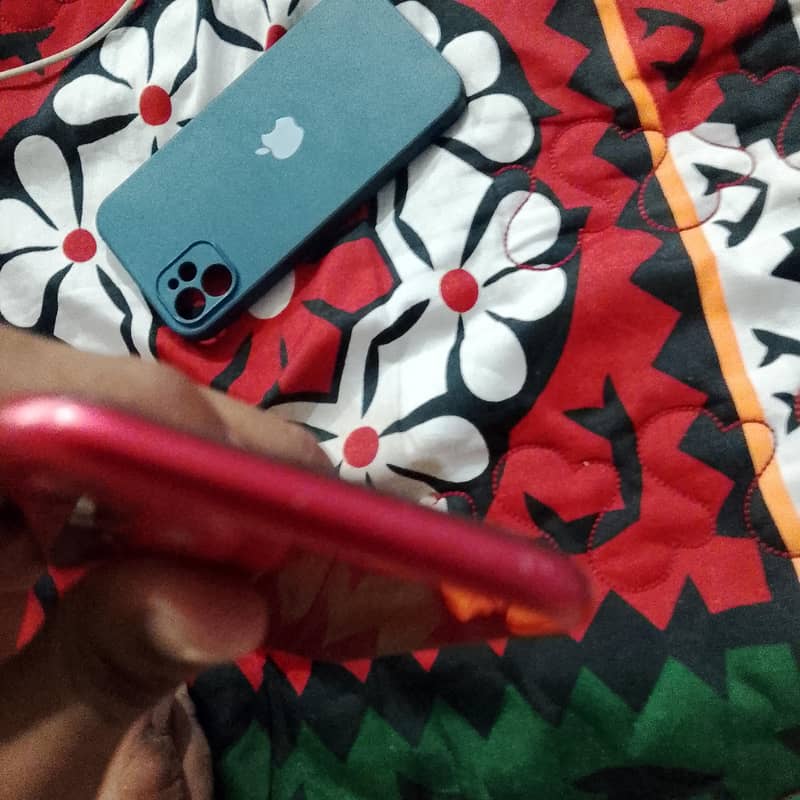 Apple iPhone 11 3