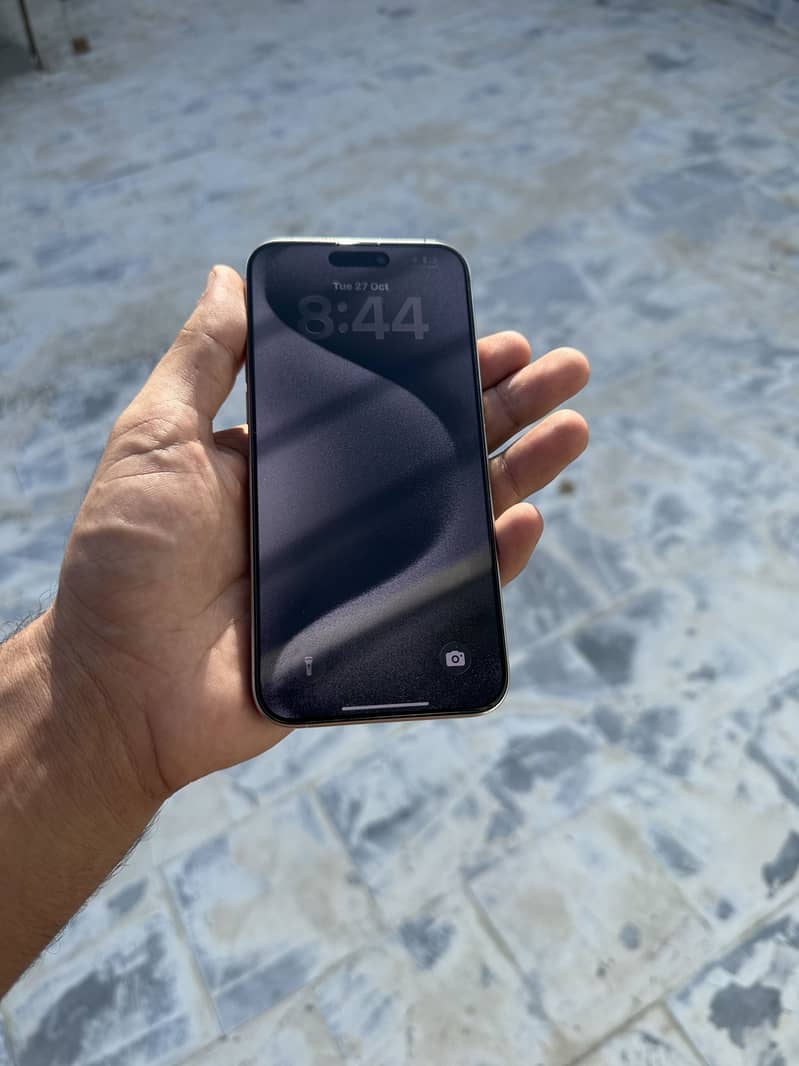 Apple iPhone 15 Pro Max 2