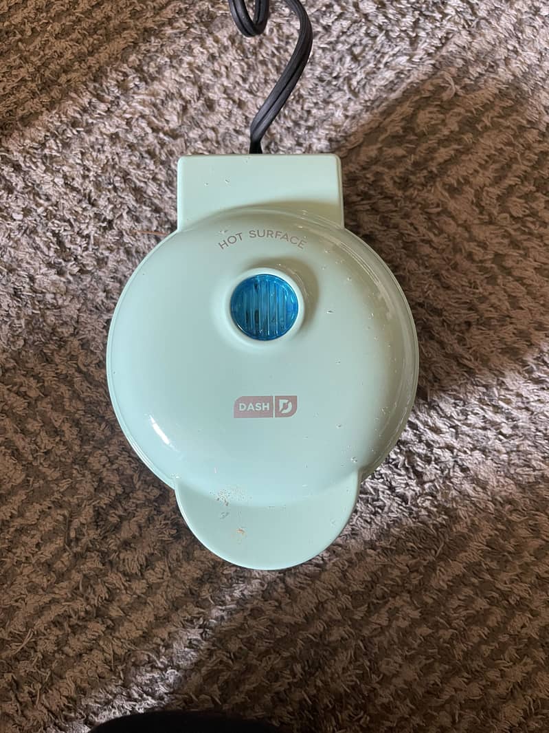 DASH Mini Waffle Maker USA Import 3