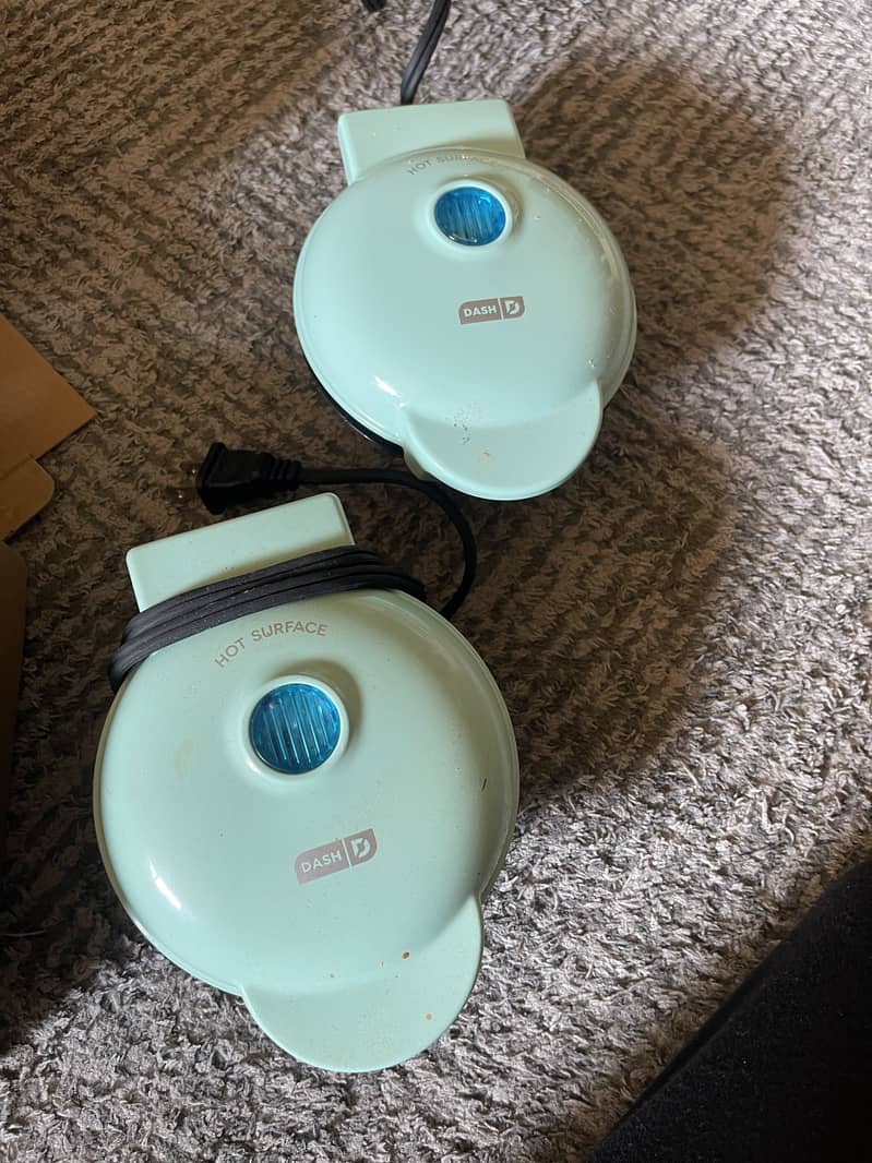 DASH Mini Waffle Maker USA Import 7