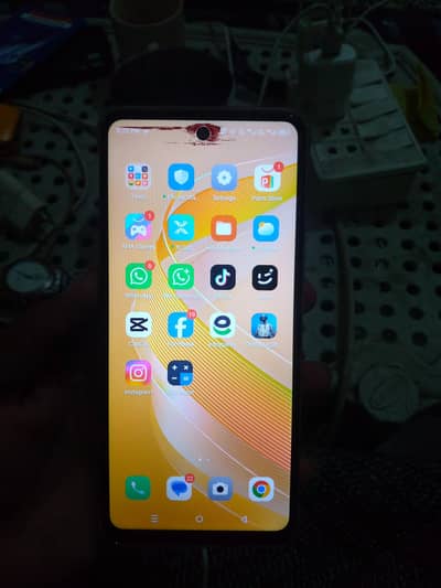 Infinix Smart 8 4+4 64gb with box charger