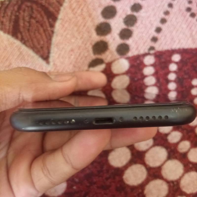 Apple iPhone XR 4
