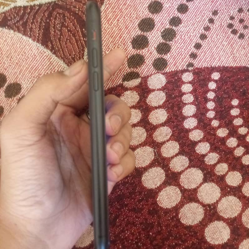Apple iPhone XR 6