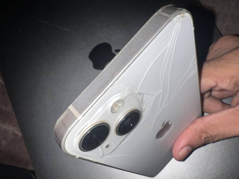 Apple iPhone 13 3