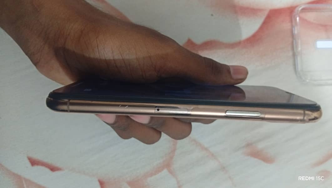 Apple iPhone 11 Pro 2
