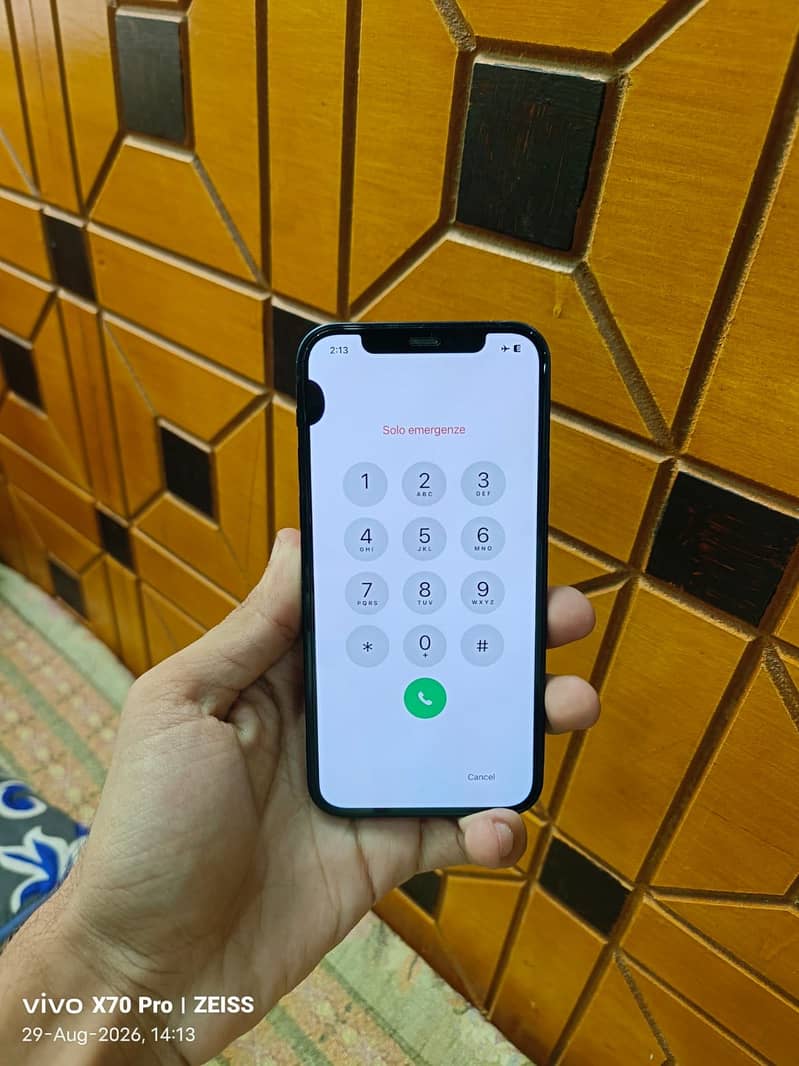 Apple iPhone 12 1