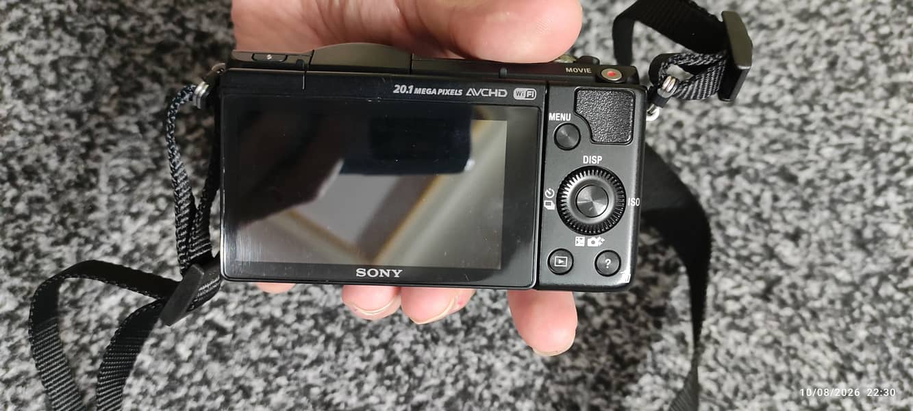 Sony A5000 Mirrorless 10/10 condition, daaba pack condition 6