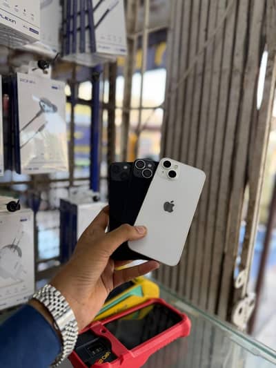 Apple iPhone 13