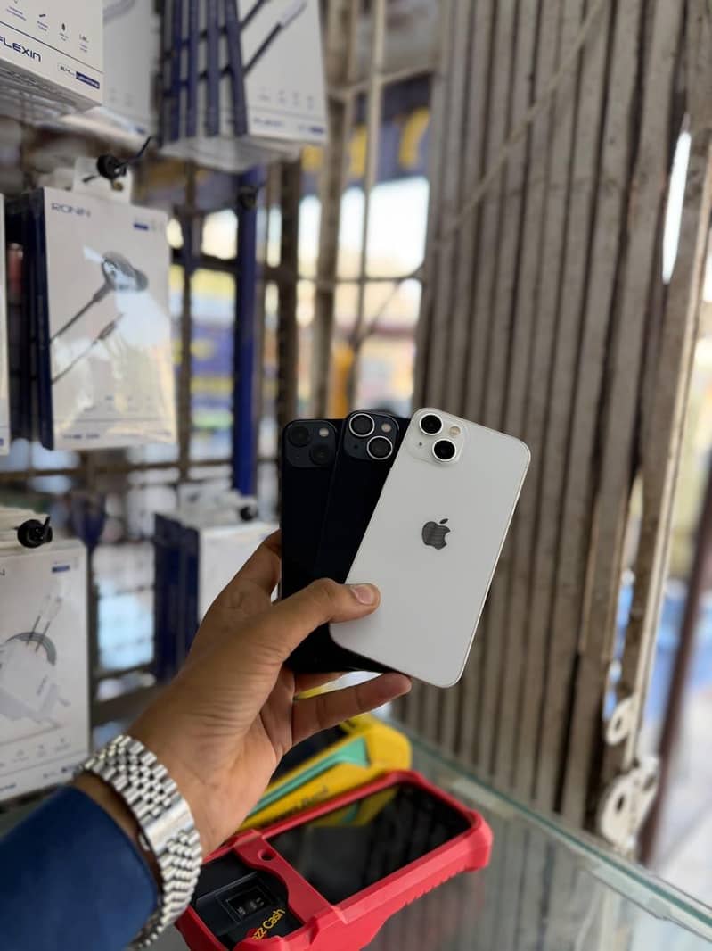 Apple iPhone 13 0