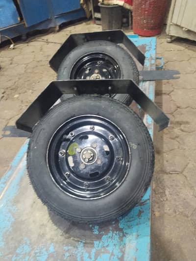 Side tyres for support