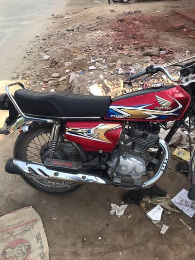 Bilkul saaf motorcycle ha condition 10by9