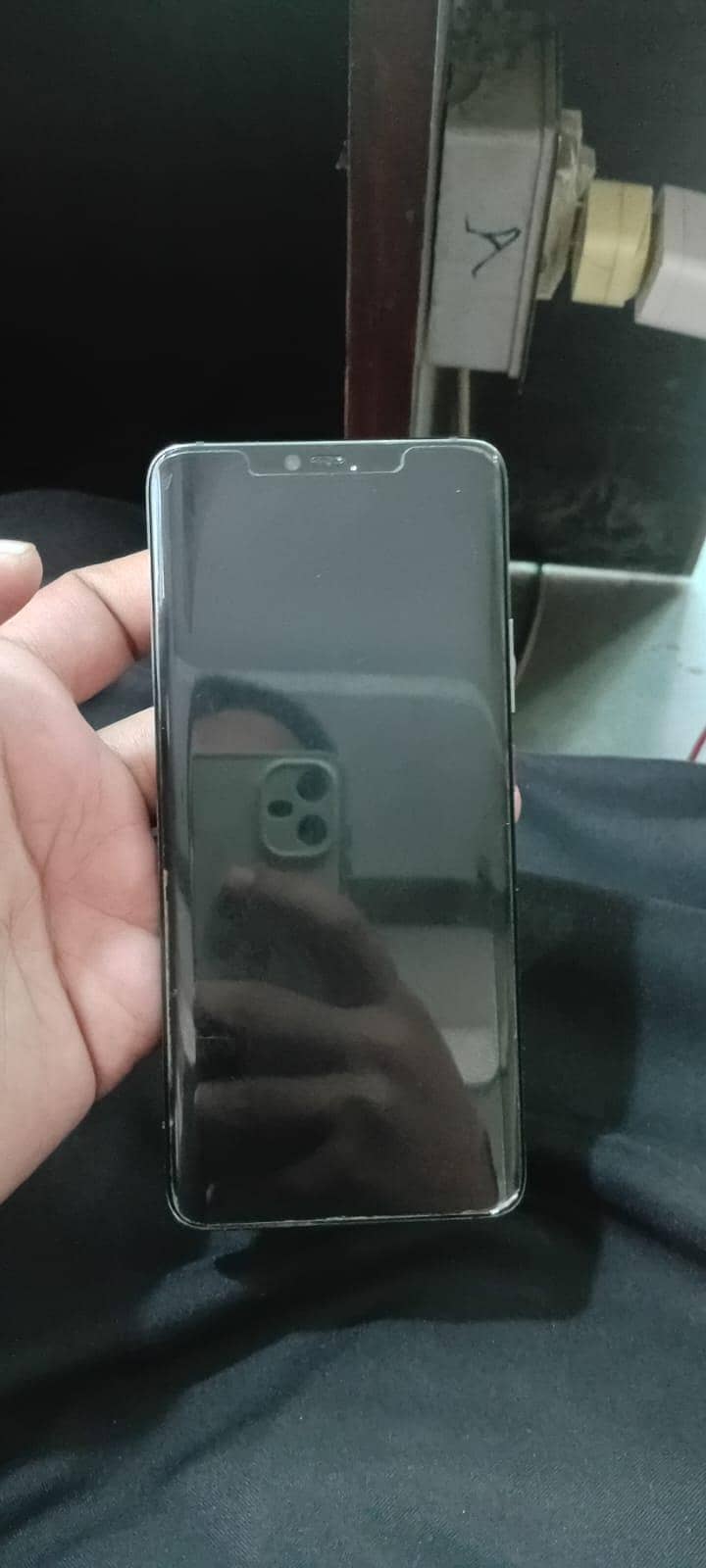 Huawei Mate 20 Pro (Flagship Device) 1
