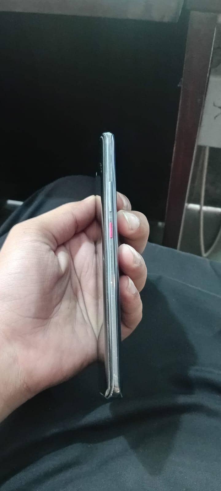 Huawei Mate 20 Pro (Flagship Device) 4