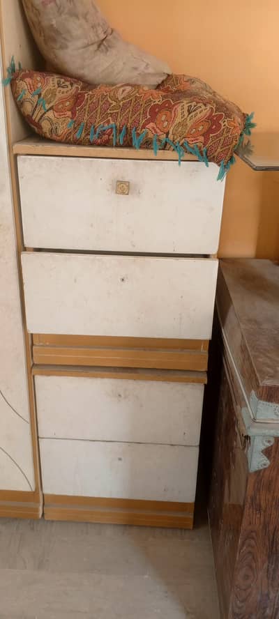 Large Dressing Table, double drazz 2 Side Tables & Iron Table