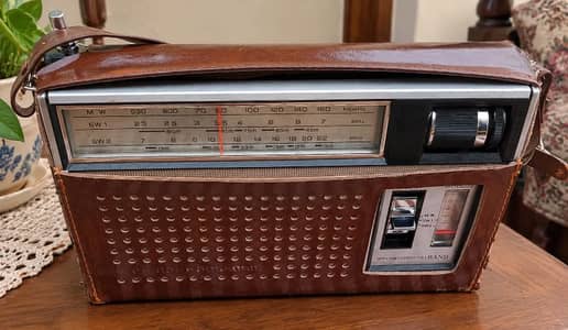 new condition radio full running for sale 03196794868 WhatsApp
