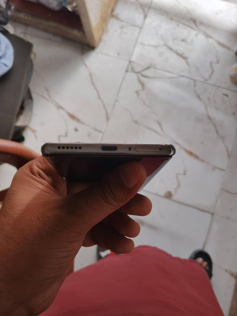 Tecno CAMON 40 Pro 4