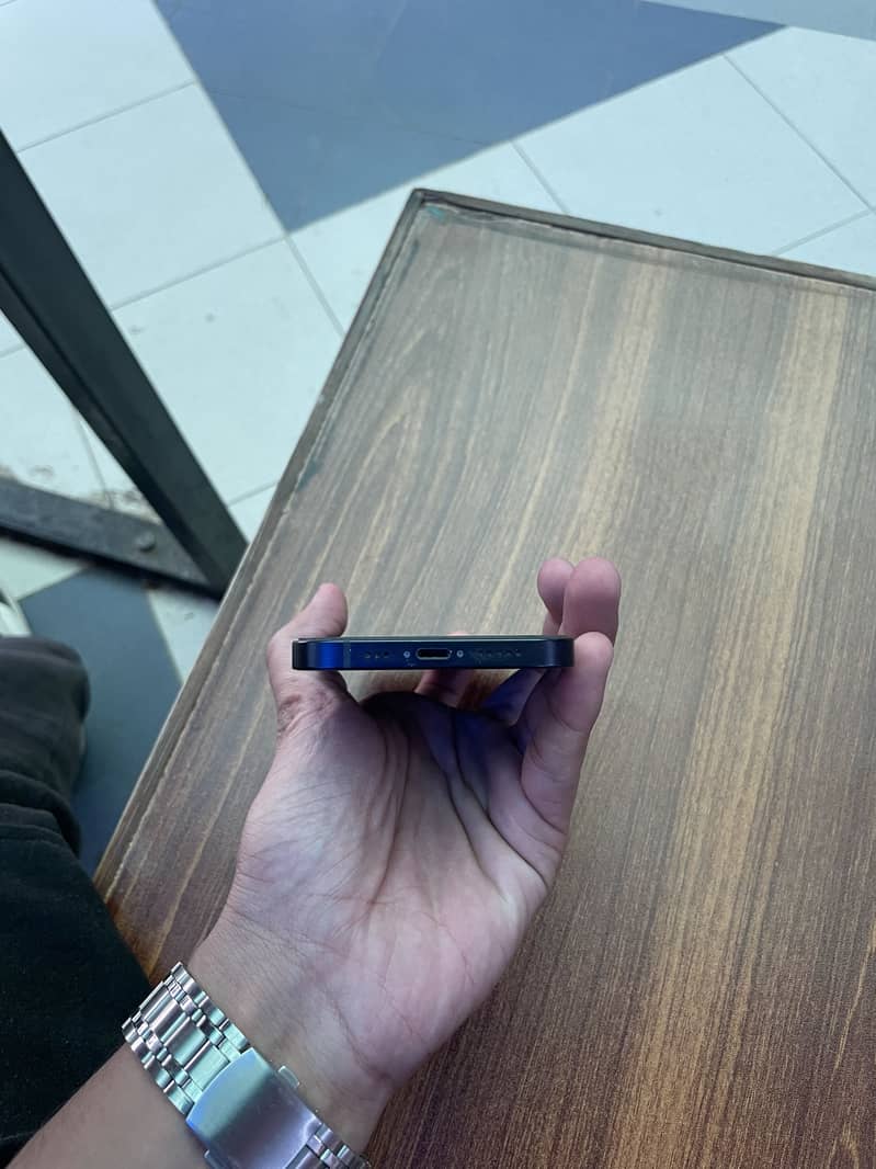 iPhone 12 5