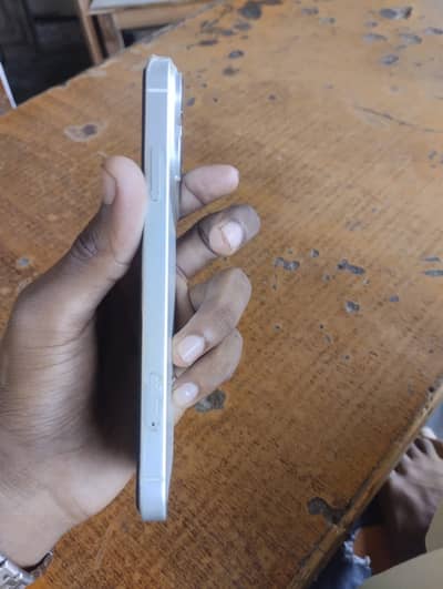 Apple iPhone XR all sim permanent work exchange possible