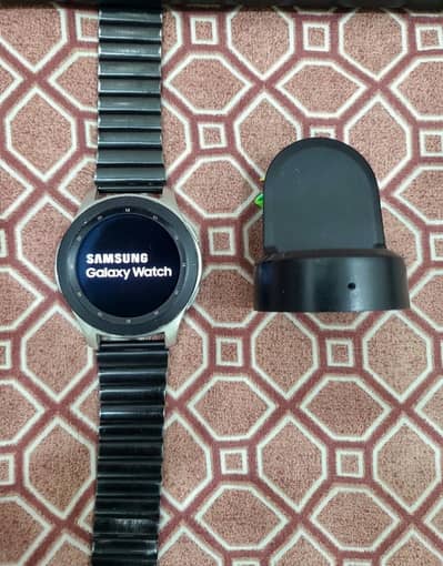 Samsung Galaxy Watch-smr805u with charger
