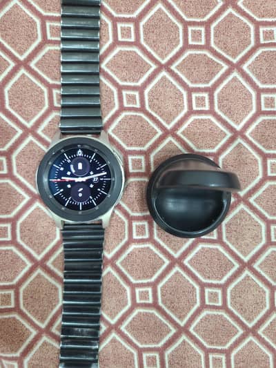 Samsung Galaxy Watch-smr805u with charger