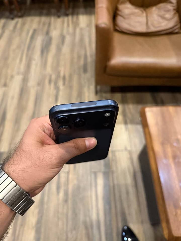Apple iPhone 17 Pro Max 2