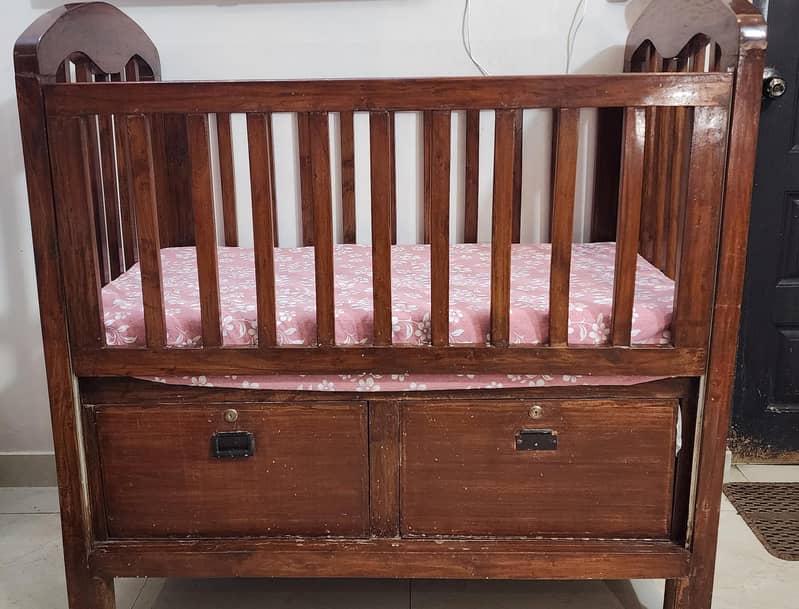 Baby cot 1