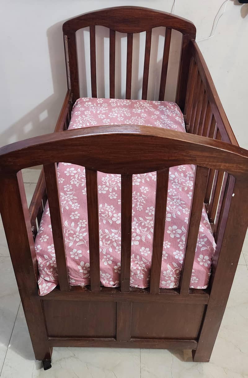 Baby cot 3