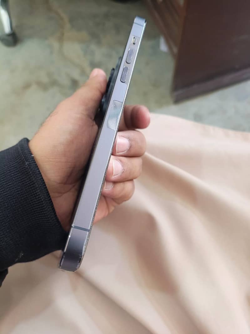 Apple iPhone 14 Pro Max 4