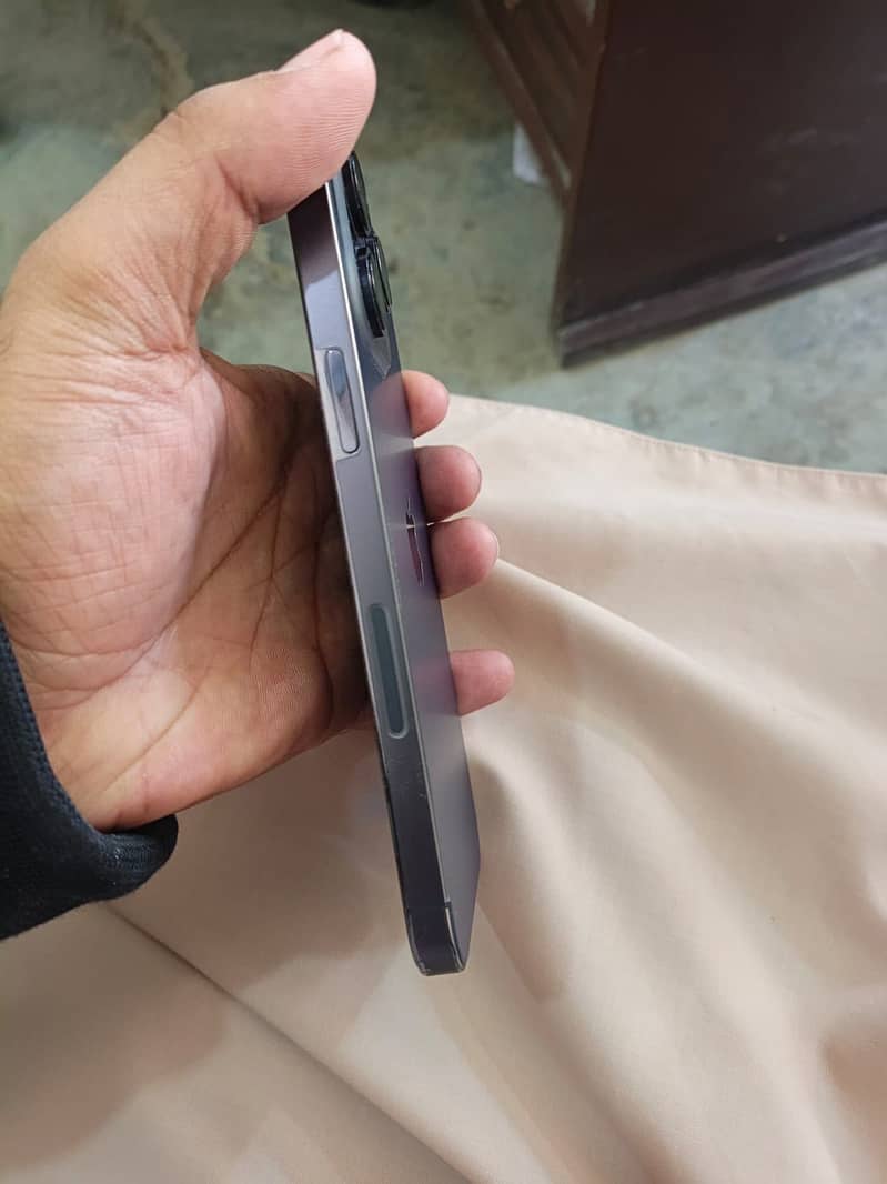 Apple iPhone 14 Pro Max 6