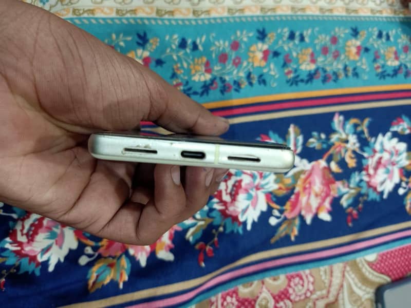 Google Pixel 7 4
