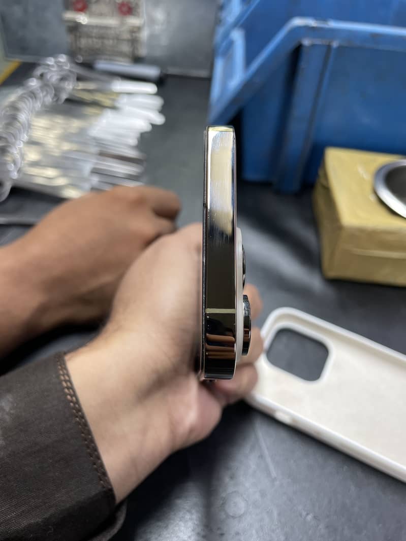 Apple iPhone 14 Pro 2