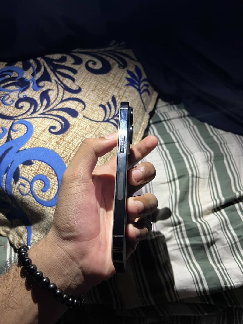 Apple iPhone 14 Pro 4