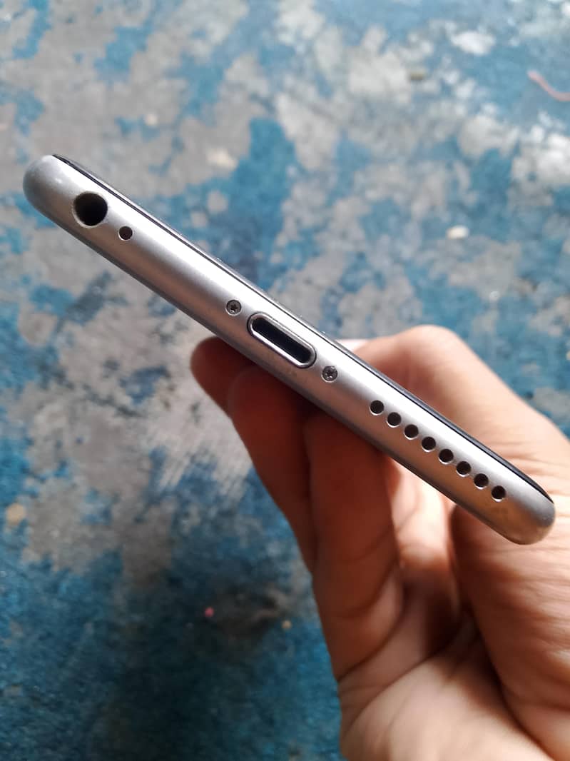 Apple iPhone 6S Plus 5