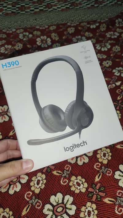 Logitech h390 usb headset with noise-cancelling mic