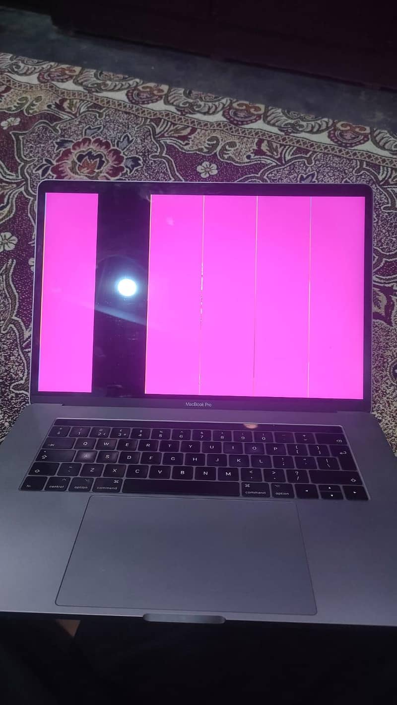 Apple Mac book pro 2017 1