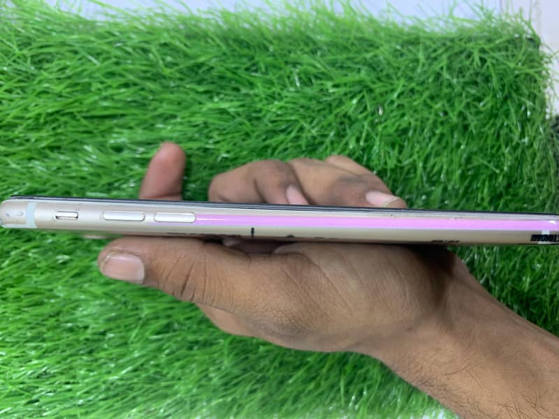 Apple iPhone 7 Plus 5
