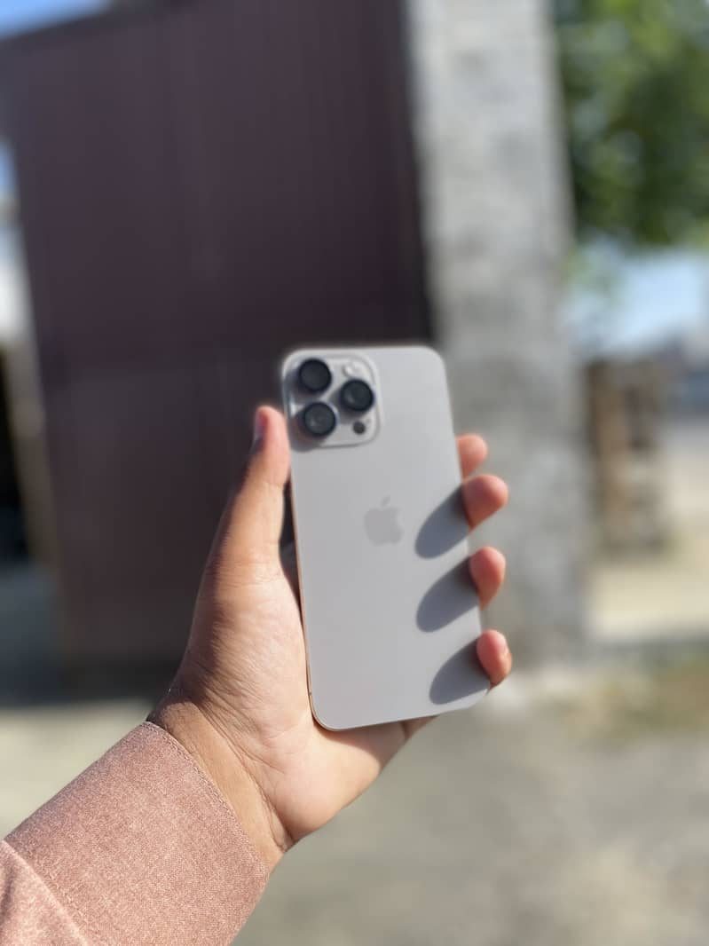 Apple iPhone 15 Pro Max 5