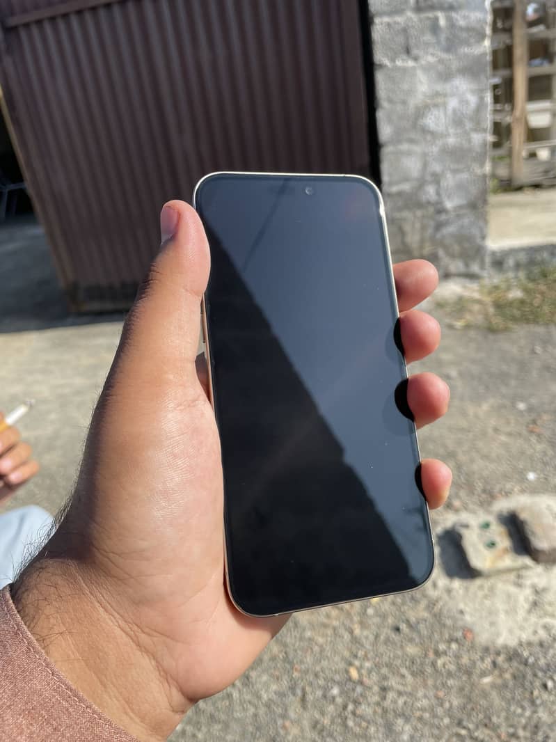 Apple iPhone 15 Pro Max 6