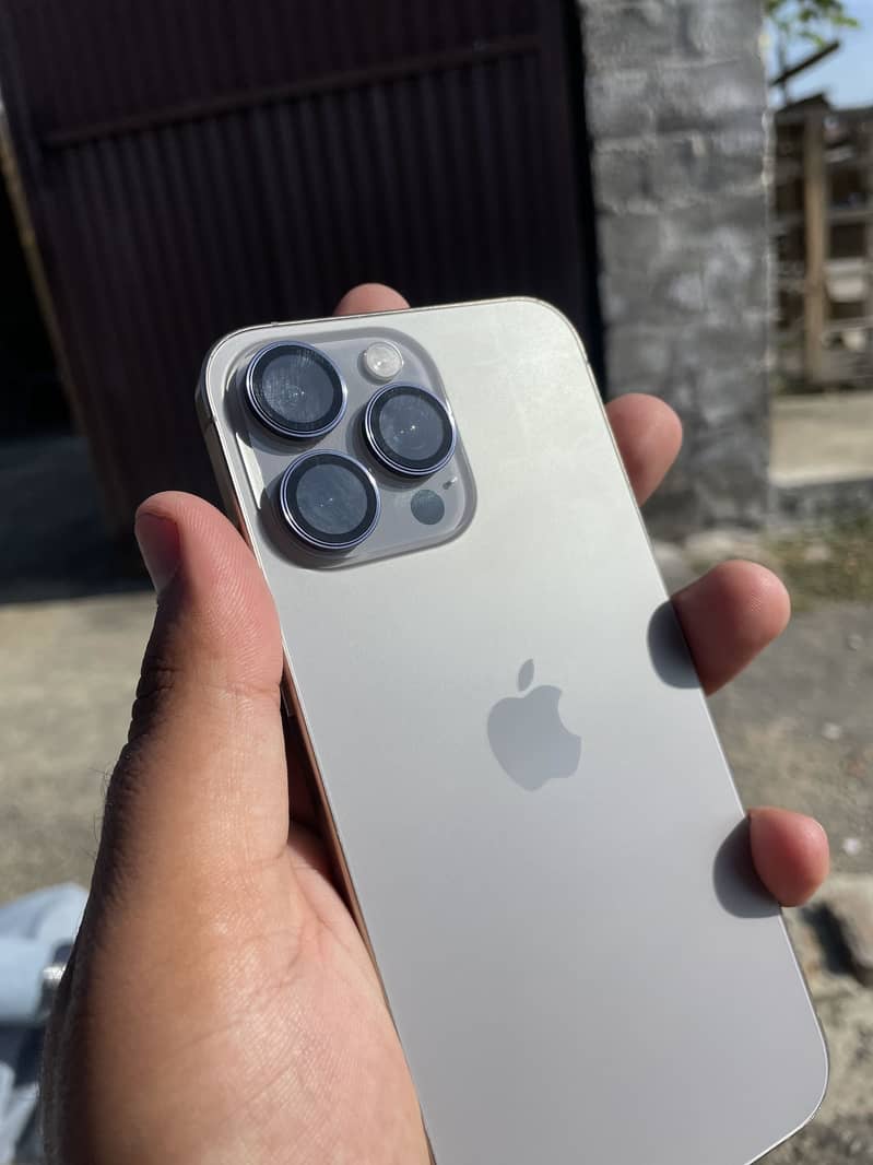Apple iPhone 15 Pro Max 7