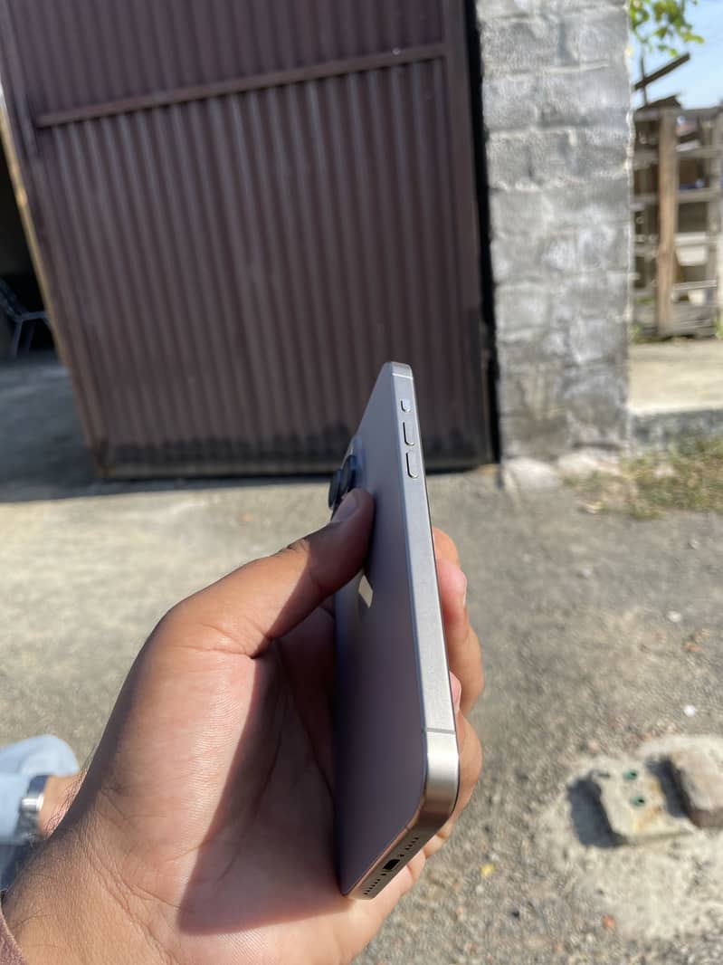 Apple iPhone 15 Pro Max 8