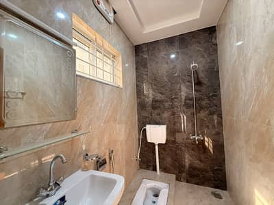 8 MARLA ( 30*60 ) NEW HOUSE FOR SALE In Multi F-17 ISLAMABAD.