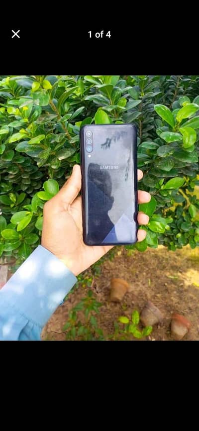 SAMSUNG GALAXY A30S 4/64 GB. TOUCH BREAK BUT WORKING SOMETHLY.