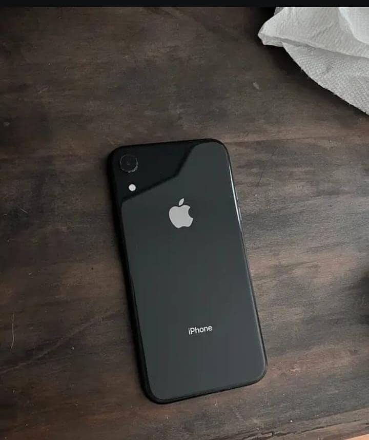 Apple iPhone XR 1