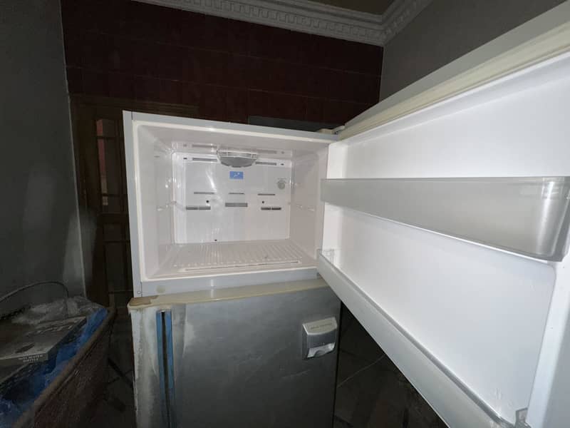 Hitachi No frost Jumbo size in great working condition - Refrigerators ...