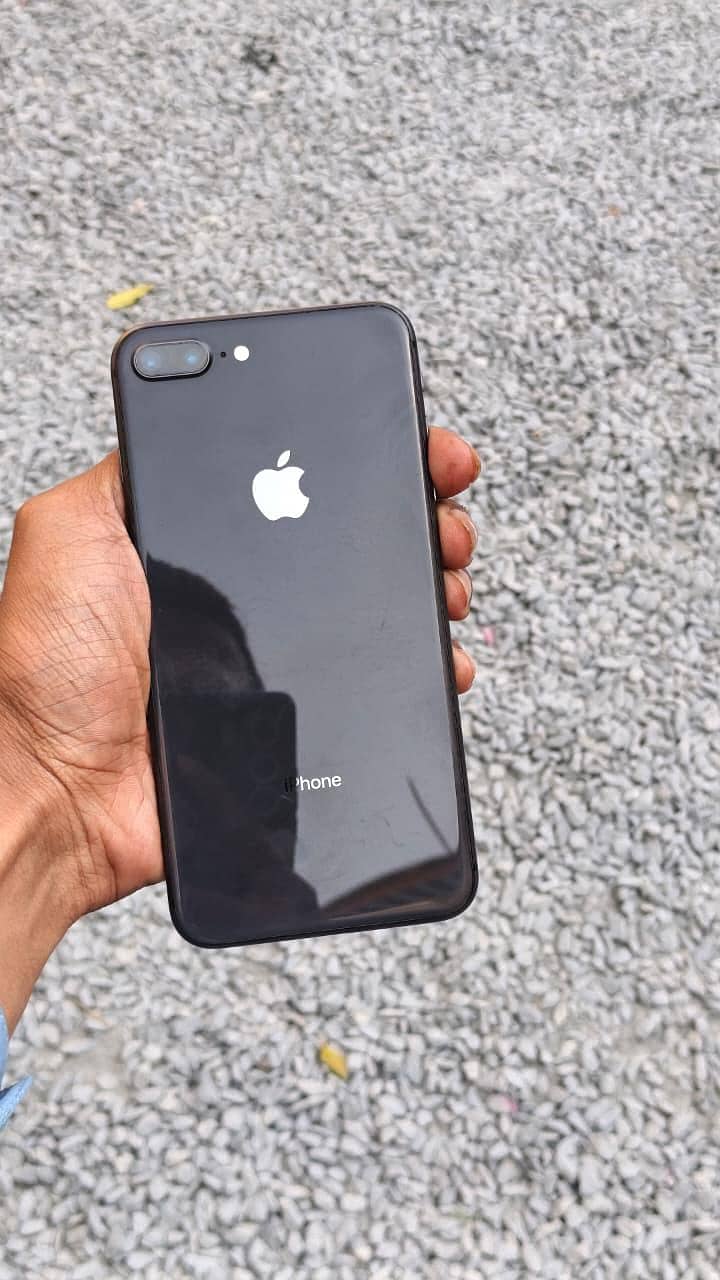 Apple iPhone 8 Plus 4