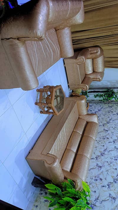 Beautiful Sofa Set – 10/10 Condition