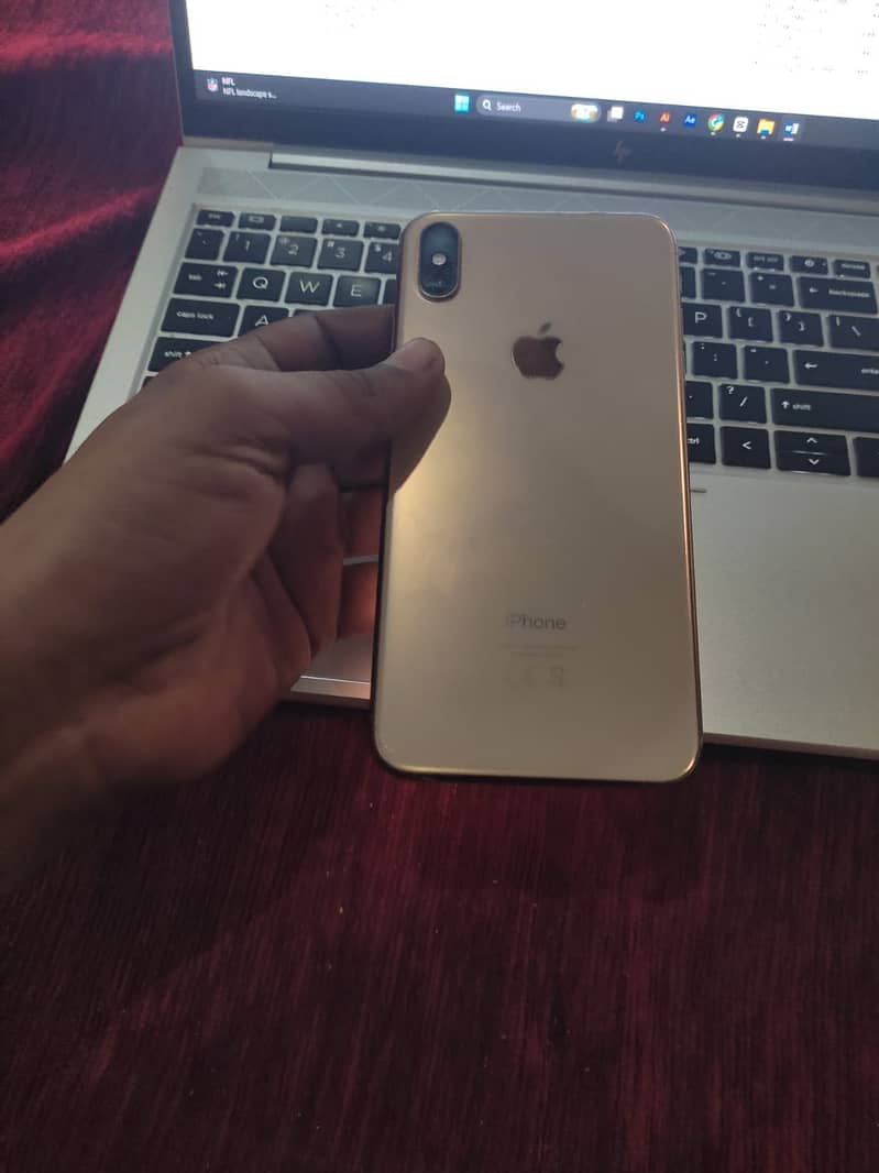 Apple iPhone XS Max 5