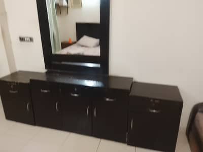 Dressing table with 2 side tables